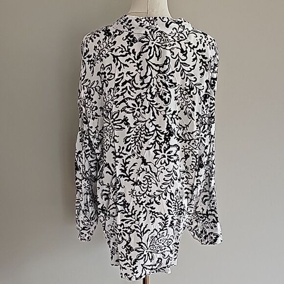 NWOT Zara Blouse Black White Floral Spring Vacation Brunch - Picture 7 of 7